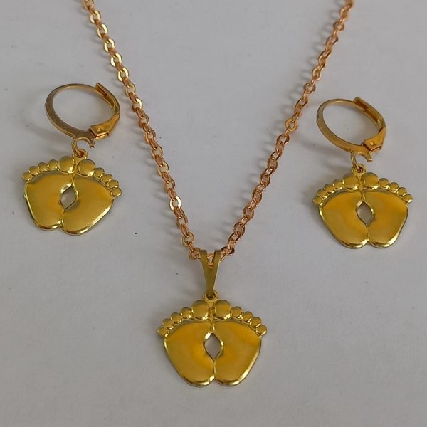 CONJUNTO NO BRUTO PRONTO PARA O BANHO - CORRENTE CADEADO DE 50CM(2895) COM PINGENTE  2 PEZINHO 13MM LISO E ABAULADO - PESO TOTAL 5,9GR - BRU3828
