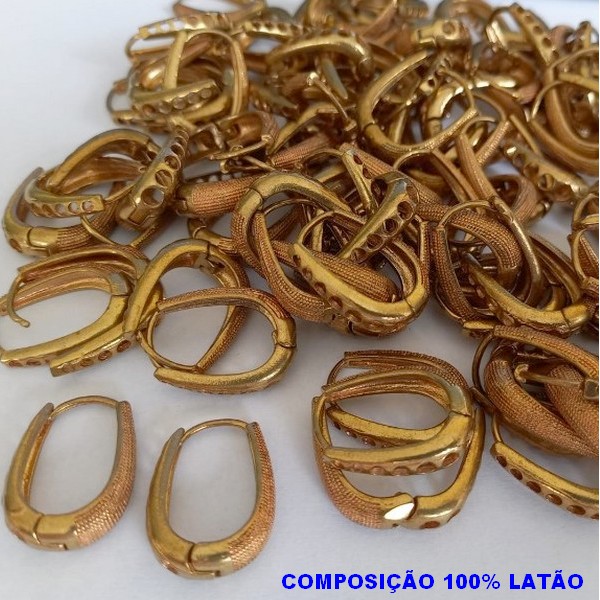 BRINCO NO BRUTO PRONTO PARA O BANHO - TIPO ARGOLINHA DE PRESSÃO -COMPOSIÇÃO 100% LATÃO -PESO TOTAL 5GR - TAMANHO 22X16MM - BRU6205