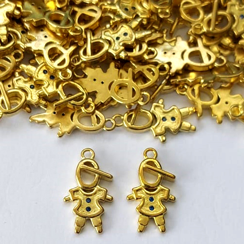 PINGENTE NO BRUTO PRONTO PARA O BANHO (CX23)- PINGENTE DE MENINO COM DUAS PEDRAS EM MICRO ZIRCÔNIAS - PESO TOTAL 1,5GR - TAMANHO 18MM - (VENDIDO POR UNIDADE) BRU000279