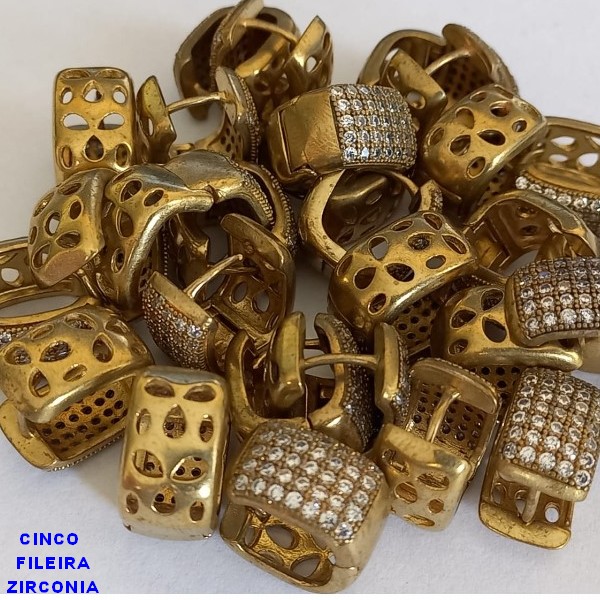 BRINCO NO BRUTO PRONTO PARA O BANHO BRINCO DE PRESSDÃO(TRANQUETA) - COM  CINCO FILEIRA DE ZIRCONIA - TAMANHO 14MM PESO TOTAL 6,8GR - BRU2630A