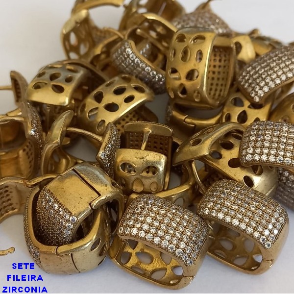 BRINCO NO BRUTO PRONTO PARA O BANHO BRINCO DE PRESSDÃO(TRANQUETA) - COM  SETE FILEIRA DE ZIRCONIA - TAMANHO 18MM PESO TOTAL 11,4GR - BRU2630C
