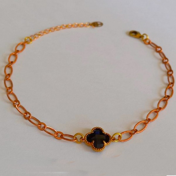 PULSEIRA NO BRUTO PRONTO PARA O BANHO(VAN CLEEF) -COM CORRENTE 2X1 TAMANHO 18CM+EXTENSOR - COM UM TREVO NEGRO 10MM - PESO TOTAL DA PULSEIRA 2,9GR  TREVO COM 70%LATÃO E 30% VIDRO - BRU3036