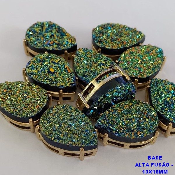 PINGENTE NO BRUTO PRONTO PARA O BANHO - COM BASE (ALTA FUSÃO)TAMANHO 13X18MM - PESO TOTAL 2,3GR - "(DRUSA SINTETICA)"- BRU000381