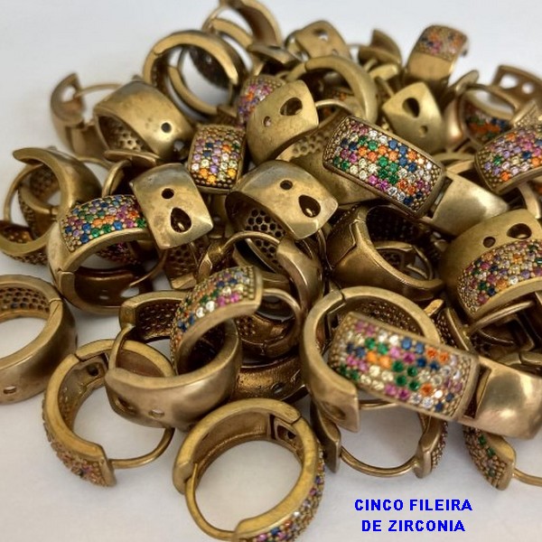 BRINCO NO BRUTO PRONTO PARA O BANHO(CX78)(ARGOLINHA DE PRESSÃO(TRANQUETA)COM CINCO FILEIRA DE ZIRCONIAS - TAMANHO 16MM - PESO 5.5GR - BRU7449A