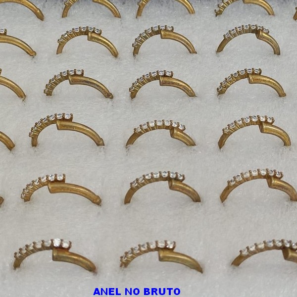 ANEL NO BRUTO PRONTO PARA O BANHO - CRAVEJADO EM ZIRCONIA CRISTAL - PESO DO ANEL 1,5GR - ANEL000130
