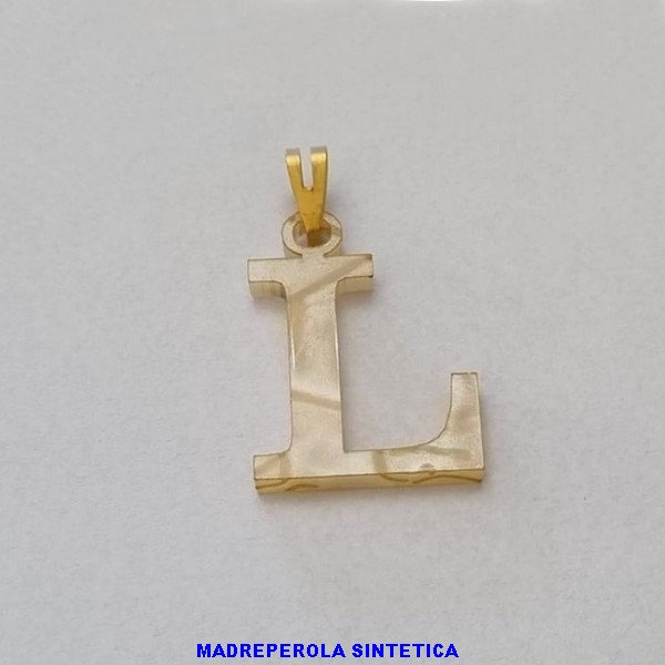 PINGENTE NO BRUTO PRONTO PARA O BANHO LETRA L EM MADRE PÉROLA SINTÉTICA  -  TAMANHO 27X19MM - PESO: 0,5GR - BRU100132A