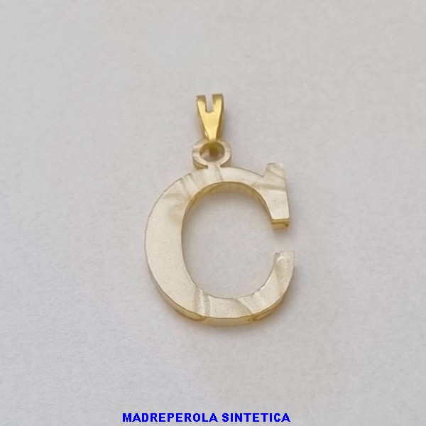 PINGENTE NO BRUTO PRONTO PARA O BANHO LETRA C EM MADRE PÉROLA SINTÉTICA  -  TAMANHO 27X20MM - PESO: 0,6GR - BRU100134A