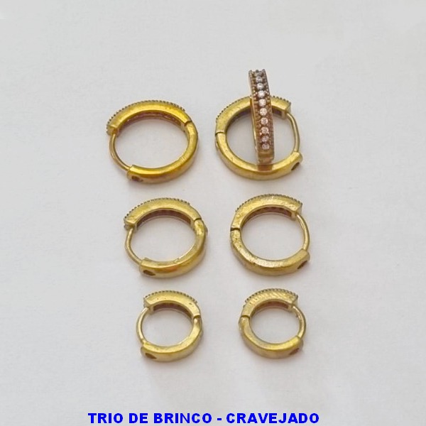BRINCO NO BRUTO PRONTO PARA O BANHO 100% LATÃO  - TRIO DE BRINCO COM 3 PAR TAMANHOS 16MM/13MM/11MM CRAVEJADOS COM  MICRO ZIRCÔNIAS - PESO TOTAL 2,8GR - BRU100138A