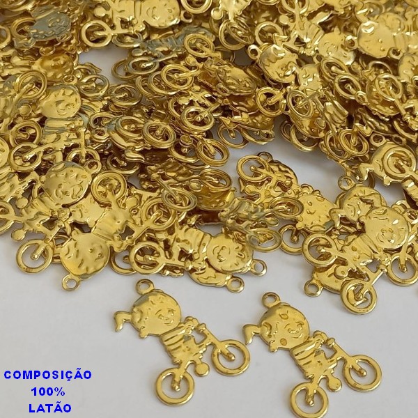 ACESSÓRIO BRUTO PRONTO PARA BANHO (CX16) -  (V3676) MENINA ANDANDO DE BICICLETA VENDIDA POR UNIDADE COMPOSIÇÃO LATÃO - PESO 0,5GR - TAMANHO 20MM BRU000660