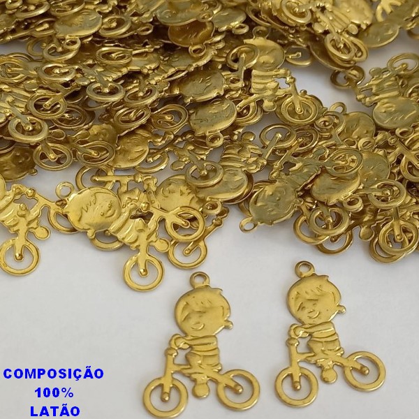 ACESSÓRIO BRUTO PRONTO PARA BANHO -  (V3677) MENINO ANDANDO DE BICICLETA VENDIDA POR UNIDADE COMPOSIÇÃO LATÃO - PESO 0,5GR - TAMANHO 20MM BRU000663
