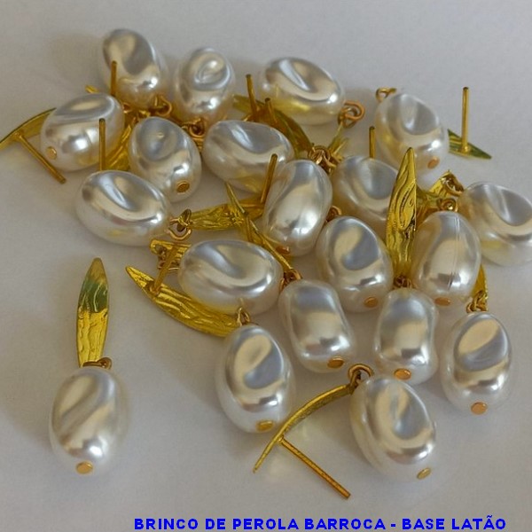 BRINCO NO BRUTO PRONTO PARA O BANHO - BASE DESENHADA PÉROLA BARROCA TAMANHO - 38MM - PESO 2,6GR - BRU100244A