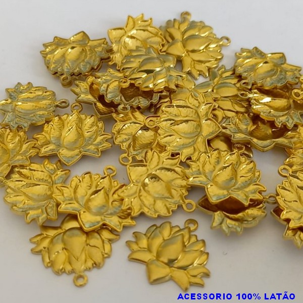 ACESSÓRIO BRUTO PRONTO PARA BANHO - VENDIDA POR UNIDADE COMPOSIÇÃO LATÃO (3332) FLOR DE LOTUS 12MM - PESO TOTAL 0,7GR - BRU000732