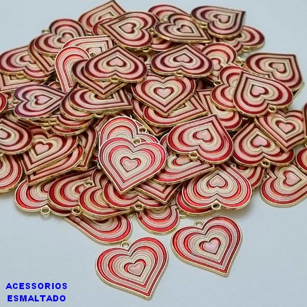 ACESSÓRIO NO BRUTO PRONTO PARA O BANHO - CORAÇÕES COLORIDOS FEITO EM ALTA FUSÃO - ESMALTADO - TAMANHO 26MM  - PESO 2,9GR - BRU000826