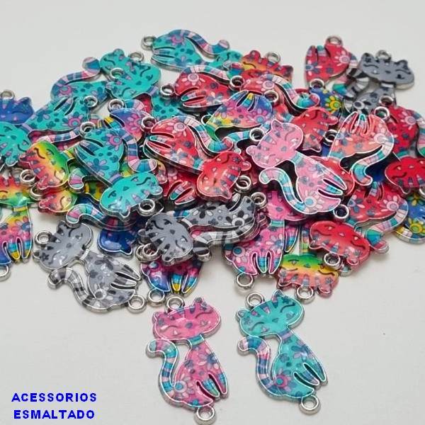 ACESSÓRIO NO BRUTO PRONTO PARA O BANHO - GATINHO DESENHADO FEITO EM ALTA FUSÃO - ESMALTADO - TAMANHO 29X16MM  - PESO 1,8GR - BRU000836