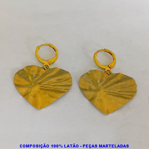 BRINCO NO BRUTO PRONTO PARA O BANHO(CX75)(PINGENTE MARTELADO)(3.3394A)COM ARGOLINHA DE PRESSÃO - PESO TOTAL 3,8GR - BRU7451