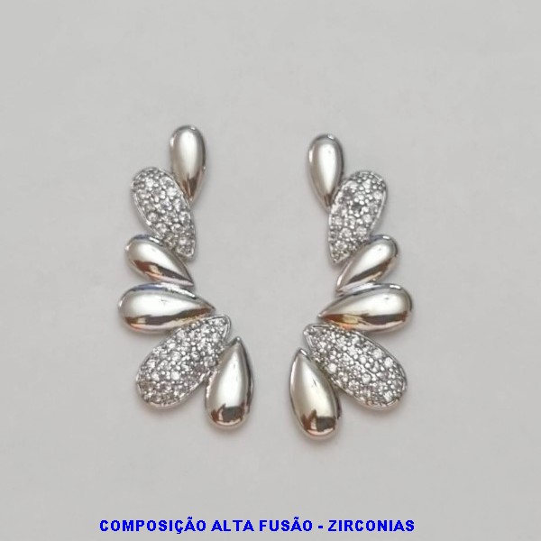 BRINCO NO BRUTO PRONTO PARA O BANHO(ALTO LUXO) CRAVEJADO COM ZIRCÔNIAS - PESO TOTAL 5,6GR - 28MM  - BRU100334A