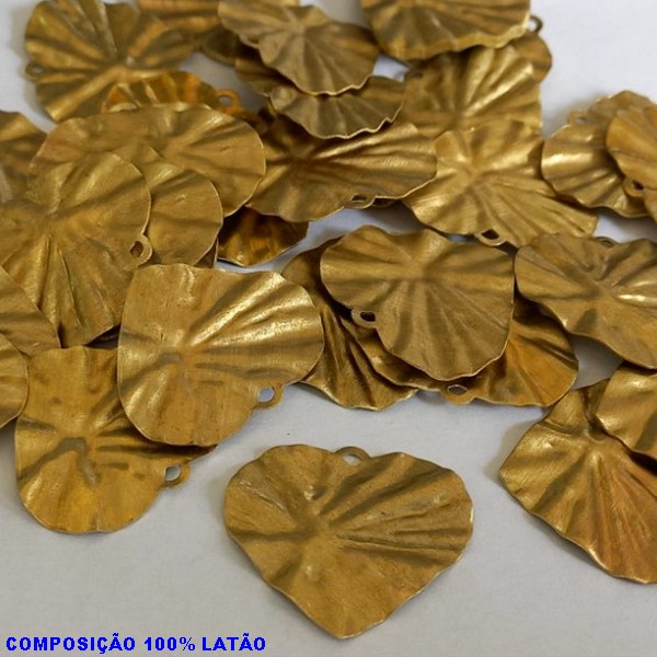 ACESSÓRIO BRUTO PRONTO PARA BANHO -  (3.3394A1) FORMATO CORAÇÃO MARTELADO VENDIDA POR UNIDADE COMPOSIÇÃO LATÃO - PESO 1,5GR - TAMANHO 26MM BRU000852