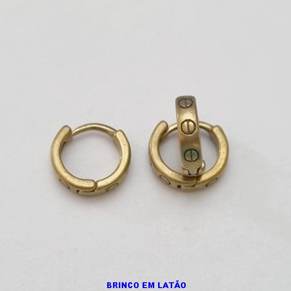 BRINCO NO BRUTO PRONTO PARA O BANHO LATÃO - ARGOLA COM TRAVA 10MM - PESO TOTAL 1,4GR - BRU100347A