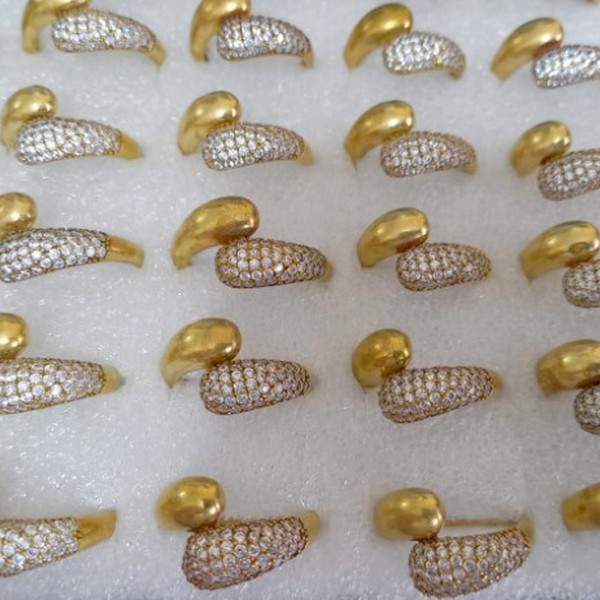 ANEL NO BRUTO PRONTO PARA O BANHO DESING MODERNO COM MICRO ZIRCÔNIAS LARGURA MM PESO 3,0GR ANEL000149