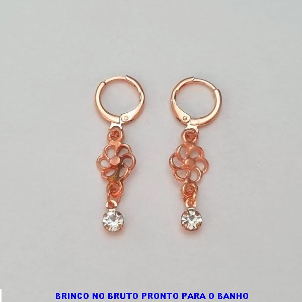 BRINCO NO BRUTO PRONTO PARA O BANHO- ARGOLA DE PRESSÃO FLOR E STRASS TAMANHO 34MM PESO 1,9GR - BRU100379A