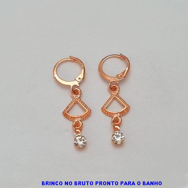 BRINCO NO BRUTO PRONTO PARA O BANHO- ARGOLA DE PRESSÃO FORMA GEOMÉTRICA E  STRASS TAMANHO 35MM PESO 1,9GR - BRU100383A