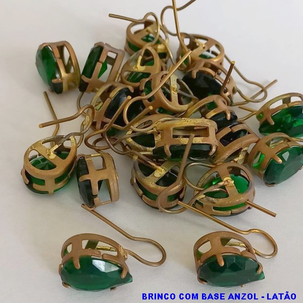 BRINCO NO BRUTO PRONTO PARA O BANHO - 100% LATÃO - COM BASE TIPO ANZOL - COM PEDRA DE ZIRCONIAS 10X14 - PESO 3.4 GR - BRU2934A