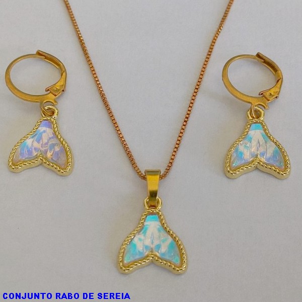 CONJUNTO NO BRUTO PRONTO PARA O BANHO - PINGENTE RABO DE SEREIA FRUITACOR)(COMPOSIÇÃO 50% LATÃOE 50% RESINA) COM CORRENTE VENEZIANA DE 45CM - PESO TOTAL 5,8GR - BRU3835A