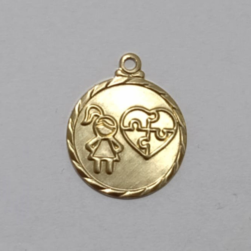 PINGENTE NO BRUTO PRONTO PARA O BANHO - (5276) MEDALHA MENINA QUEBRA-CABEÇA (AUTISMO) AUTO RELEVO- TAMANHO 17.8MM - PESO 1.2GR - BRU001017A
