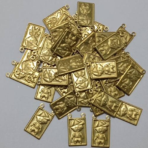 ACESSORIO NO BRUTO PRONTO PARA O BANHO - (3.817A2) PLACA MENINO ALTO RELEVO - TAMANHO 20.9MM - PESO 1.0GR - BRU001019A