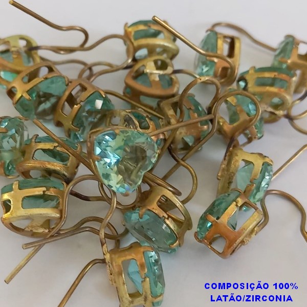 BRINCO NO BRUTO PRONTO PARA O BANHO - 100% LATÃO - COM BASE TIPO ANZOL - COM PEDRA DE ZIRCONIAS CORAÇÃO 10X10MM - PESO 2,9GR - BRU2835D