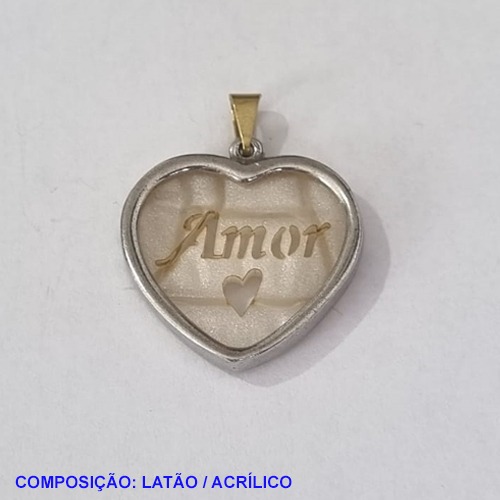 PINGENTE BRUTO PRONTO PARA BANHO (CX11) COMPOSIÇÃO LATÃO E ACRÍLICO  CORAÇÃO 23MM AMOR PESO TOTAL 2,6GR - BRU001197A