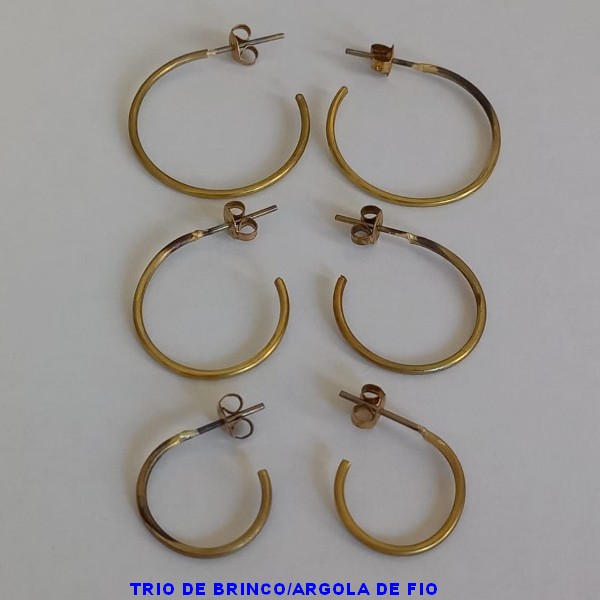 TRIO DE BRINCO NO BRUTO -BRINCO DE ARGOLA DE FIO - (COMPOSIÇÃO 100% LATÃO)TAMANHO DAS ARGOLAS 1,5/2.0/2,5CM - PESO TOTAL DO TRIO 3,3GR - BRU1403