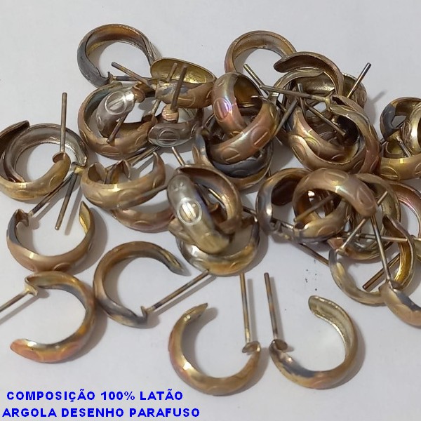 BRINCO NO BRUTO PRONTO PARA O BANHO -(3.3051G) BRINCO DE ARGOLA DESENHO AC LATÃO PARAFUSO  - COMPOSIÇÃO 100% LATÃO - TAMANHO 13MM(1,3CM - PESO TOTAL 1GR - BRU4542D