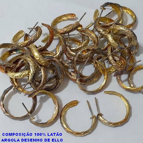 BRINCO NO BRUTO PRONTO PARA O BANHO -(33101M) BRINCO DE ARGOLA DESENHO AC LATÃO CORRENTE  - COMPOSIÇÃO 100% LATÃO - TAMANHO 20MM(2CM - PESO TOTAL 1.5GR - BRU4542E