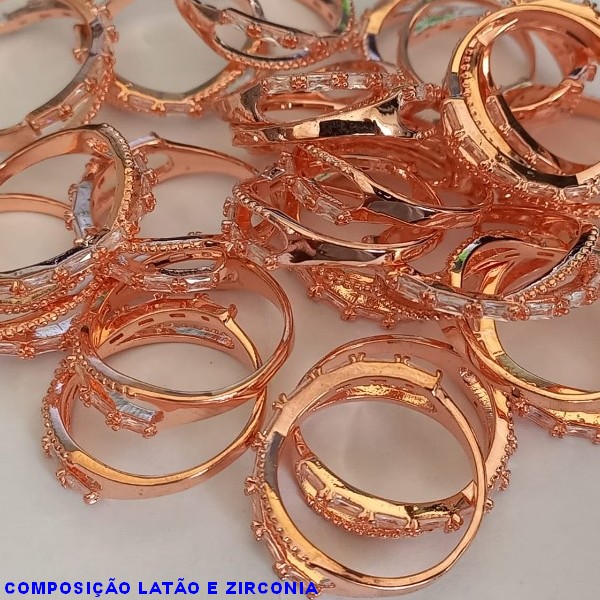 ANEL NO BRUTO PRONTO PARA O BANHO - TODO EM PETALAS COM MICRO ZIRCONIA  - COMPOSIÇÃO LATÃO E ZIRCONIAS )PESO EM MEDIA  1,7GR - ANEL000223
