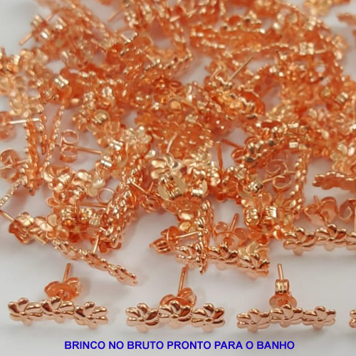 BRINCO NO BRUTO PRONTO PARA O BANHO)(CX39) (V3369) - PESO TOTAL 0,7GR - (VENDIDO POR PAR)  MODELO 3 FLORES(ROB)  - TAMANHO 15MM BRU0001321
