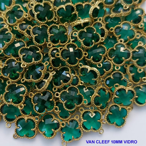 ACESSORIO NO BRUTO PRONTO PARA O BANHO - ACESSORIO - VENDIDA POR UNIDADE COMPOSIÇÃO LATÃO E VIDRO AZUL CLARO - (COM DUAS ARGOLINHAS) PESO TOTAL 0,8GR - TAMANHO 10MM BRU0001329