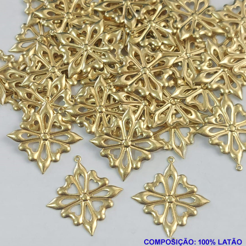 ACESSORIO PINGENTE NO BRUTO PRONTO PARA O BANHO (CX17) - (V3889) COMPOSIÇÃO 100% LATÃO - TAMANHO 30X32MM PESO TOTAL 1,1GR - FLOR VAZADA BRU0001344