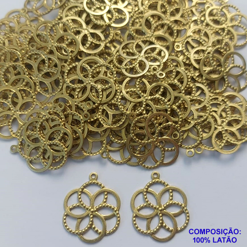 ACESSORIO PINGENTE NO BRUTO PRONTO PARA O BANHO (CX19) - (E3068) COMPOSIÇÃO 100% LATÃO - TAMANHO 20X20MM PESO TOTAL 0,6GR FLOR VAZADA BRU0001358