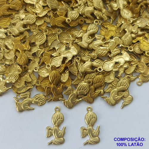 ACESSORIO PINGENTE NO BRUTO (CX21) PRONTO PARA O BANHO - (E0466) COMPOSIÇÃO 100% LATÃO - TAMANHO 7X15MM PESO TOTAL 0,2GR ANJO REZANDO BRU0001369