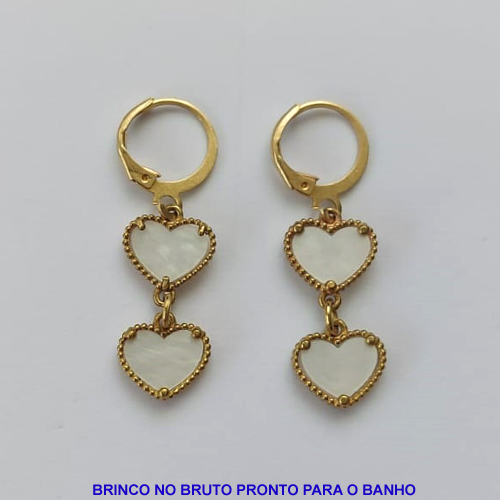 BRINCO NO BRUTO PRONTO PARA O BANHO - ARGOLINHA DE PRESSÃO (TRANQUETA) COMPOSIÇÃO LATÃO / RESINA - TIPO VAN CLEEF MADRE PÉROLA COM 11MM PESO- 2,6GR BRU9085