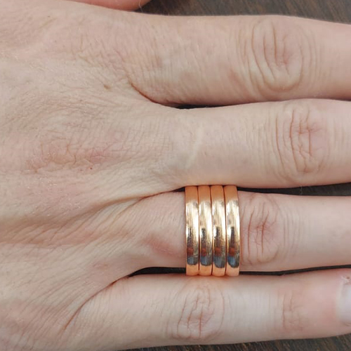 ALIANÇA NO BRUTO PRONTO PARA O BANHO - ALIANÇA COM 4 AROS LARGURA: 12MM COMPOSIÇÃO: 100% LATÃO - ALIANÇA SOLDADA "NÃO USINADA" - PESO MÉDIO 5GR - ANEL000279
