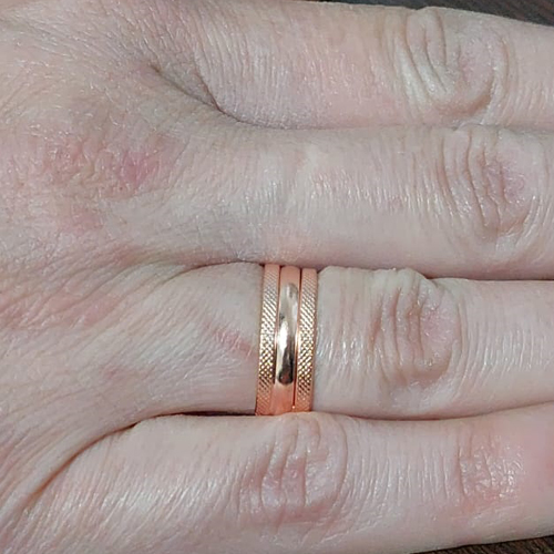 ALIANÇA NO BRUTO PRONTO PARA O BANHO - ALIANÇA COM 3 AROS LARGURA: 7MM COMPOSIÇÃO: 100% LATÃO - ALIANÇA SOLDADA "NÃO USINADA" - PESO MÉDIO 2,5GR - ANEL000281