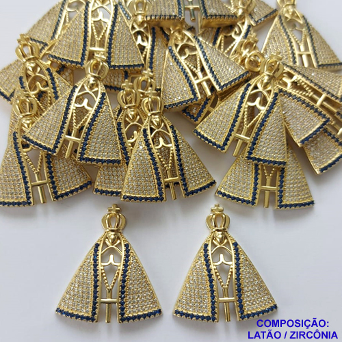ACESSÓRIO NO BRUTO PRONTO PARA O BANHO (CX24) - PINGENTE NOSSA SRA APARECIDA VAZADO CRAVEJADO COM MICRO ZIRCONIAS - COMPOSIÇÃO: LATÃO / ZIRCONIA - TAMANHO 30MM -  PESO TOTAL 3,6GR - BRU0001502