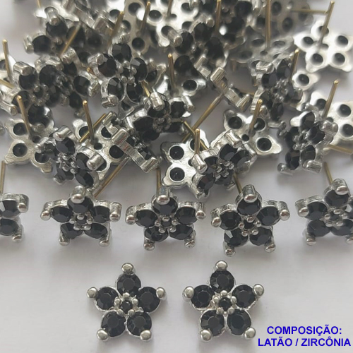 ACESSORIO BRINCO NO BRUTO PRONTO PARA O BANHO (CX38) - BRINCO DE PINO FORMATO FLOR CRAVEJADO EM ZIRCÔNIA PRETO - TAMANHO 11MM (MAD) - PESO TOTAL 1,6GR - BRU0001529
