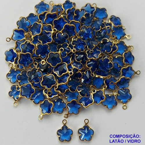 ACESSÓRIO NO BRUTO PRONTO PARA O BANHO(CX91) - PINGENTE TIPO TREVO EM VIDRO " 6MM " AZUL - COMPOSIÇÃO LATÃO / VIDRO - PESO 0,1GR - BRU0001545