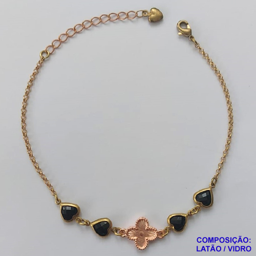 PULSEIRA NO BRUTO PRONTO PARA O BANHO - PULSEIRA TIPO VAN CLEEF 11MM COM 4 PINGENTES CORAÇÕES EM VIDRO PRETO - TAMANHO 18CM COM EXTENSOR E FECHO LAGOSTA - COMPOSIÇÃO: LATÃO / VIDRO - PESO 3GR - BRU9724