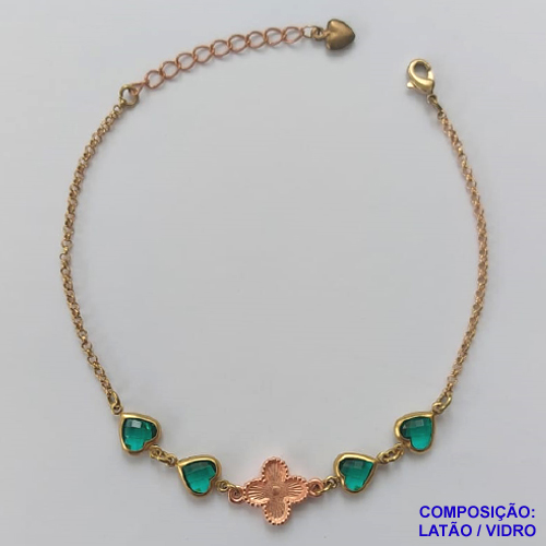 PULSEIRA NO BRUTO PRONTO PARA O BANHO - PULSEIRA TIPO VAN CLEEF 11MM COM 4 PINGENTES CORAÇÕES EM VIDRO VERDE - TAMANHO 18CM COM EXTENSOR E FECHO LAGOSTA - COMPOSIÇÃO: LATÃO / VIDRO - PESO 3GR - BRU9725