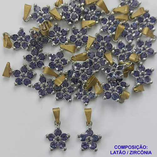PINGENTE NO BRUTO PRONTO PARA O BANHO (CX32) - PINGENTE FLOR EM ZIRCÔNIA LILÁS - COMPOSIÇÃO: LATÃO / ZIRCÔNIA - TAMANHO 10MM -(MAD)  (VENDIDO POR UNIDADE) PESO TOTAL 0,9GR - BRU0001564