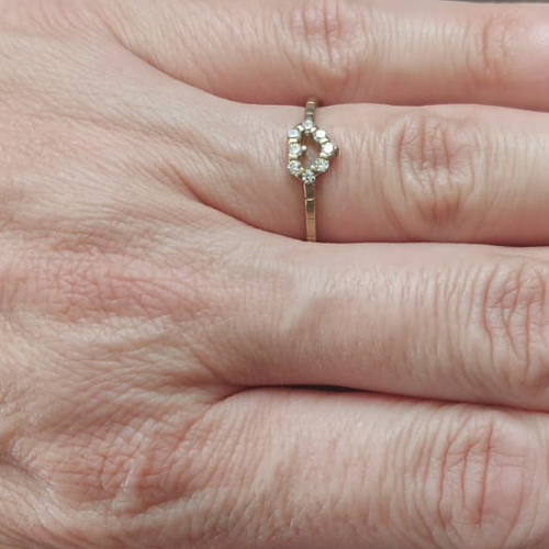 ANEL NO BRUTO PRONTO PARA O BANHO - ANEL COM CORAÇÃO CRAVEJADO COM ZIRCÔNIAS - PESO MEDIO 1,1GR - COMPOSIÇÃO: LATÃO / ZIRCÔNIA - ANEL000311